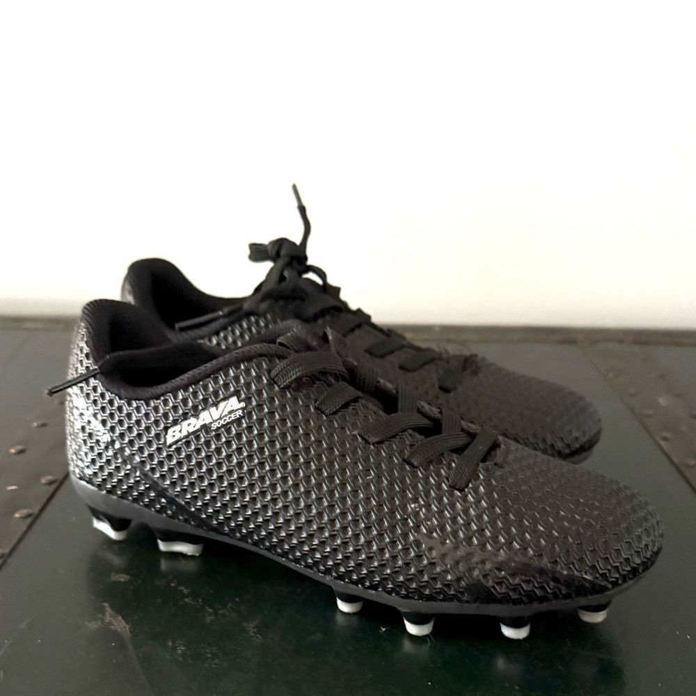 Brava Soccer Futbol Cleats Youth Size 3D Black Gray Lace Up Unisex